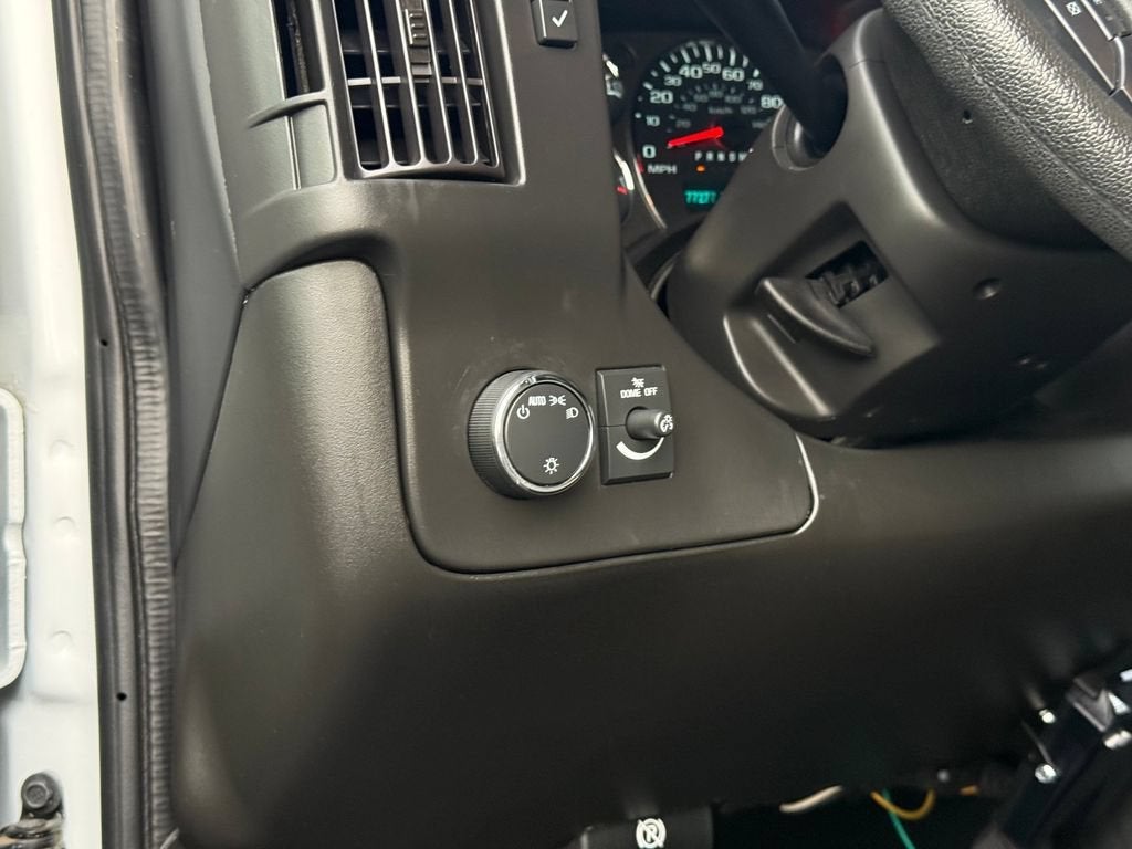 2024 Chevrolet Express Passenger 3500 1LT