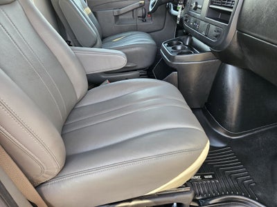 2025 Chevrolet Express Cargo WT