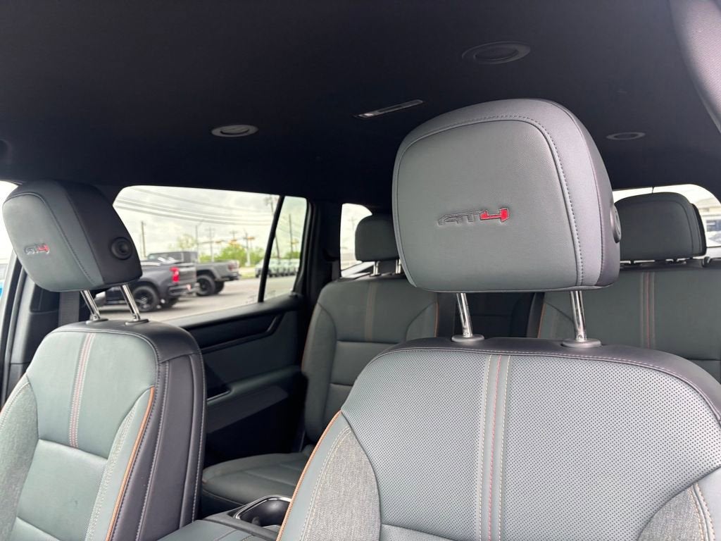 2025 GMC Acadia AT4