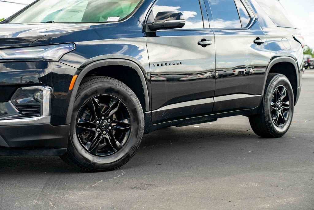 2023 Chevrolet Traverse LT Leather