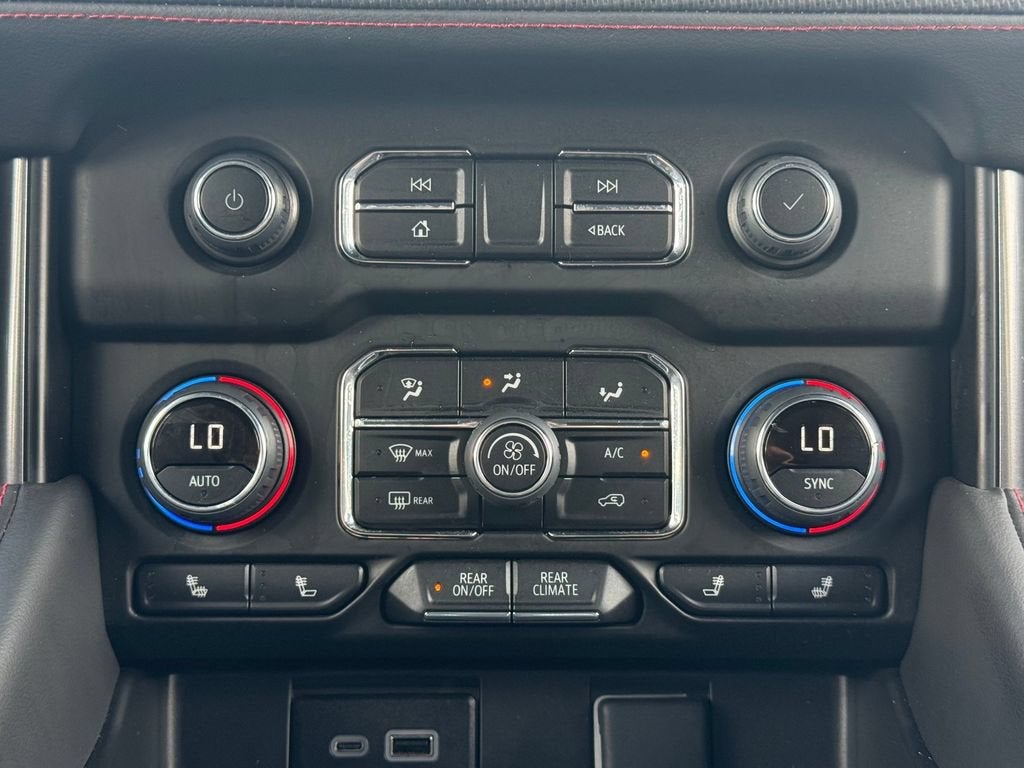 2024 Chevrolet Suburban RST