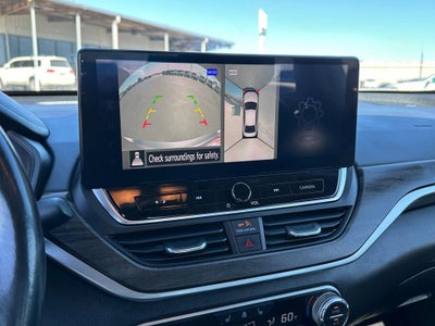 2023 Nissan Altima SL FWD