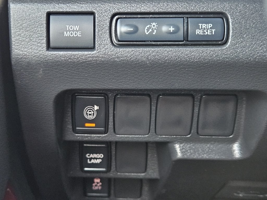 2022 Nissan Frontier Crew Cab PRO-X 4x2