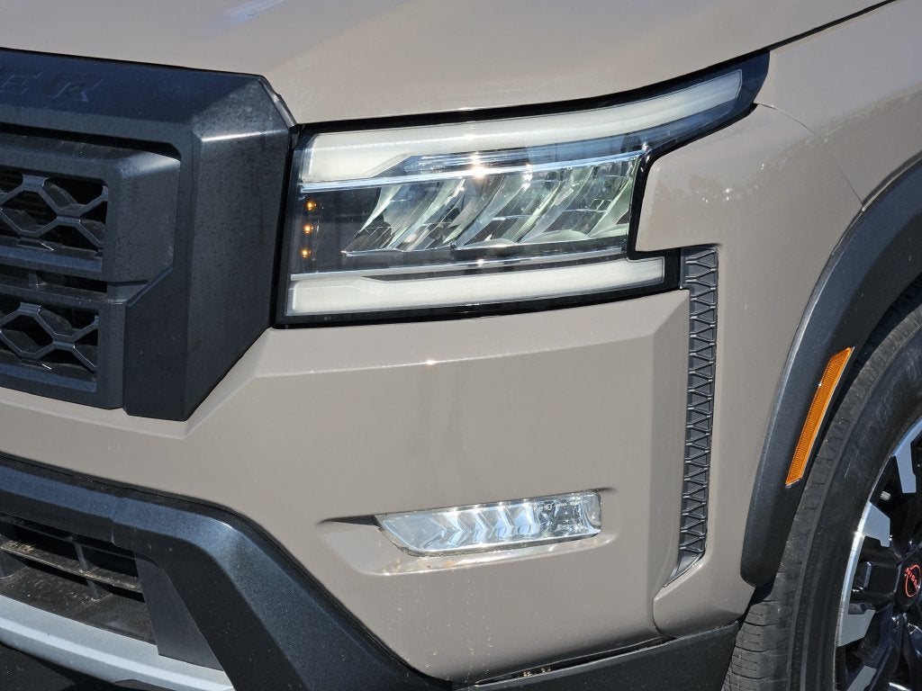 2022 Nissan Frontier Crew Cab PRO-X 4x2