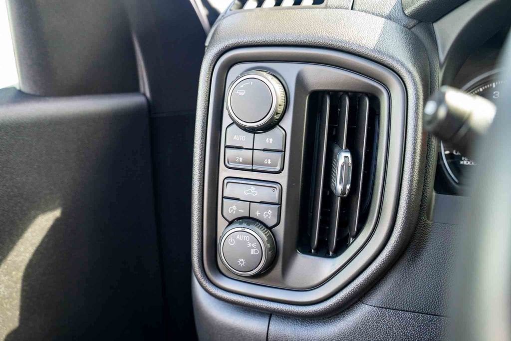 2023 Chevrolet Silverado 1500 Custom Trail Boss