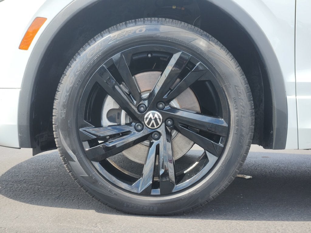 2024 Volkswagen Tiguan 2.0T SE R-Line Black