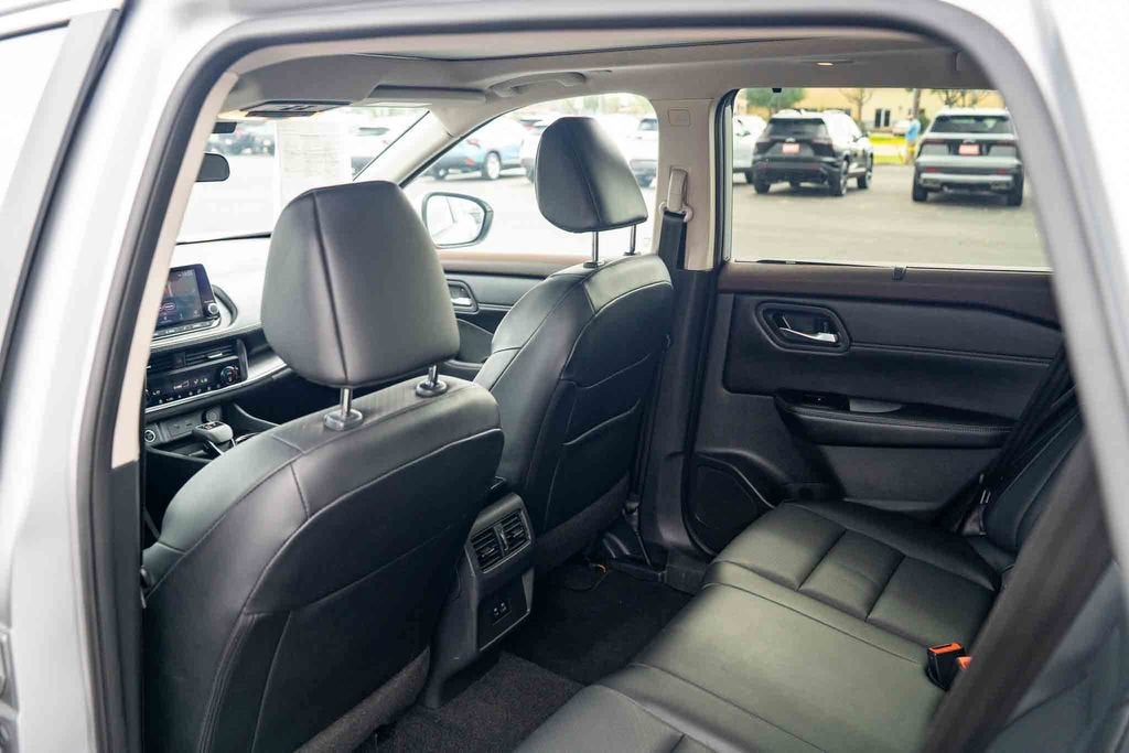 2023 Nissan Rogue SV FWD