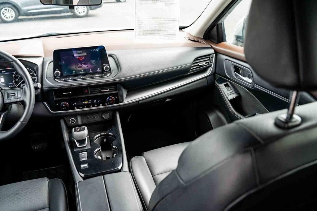 2023 Nissan Rogue SV FWD