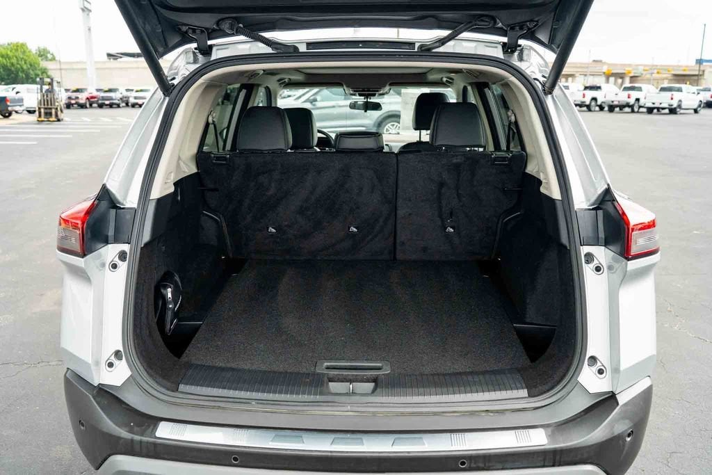 2023 Nissan Rogue SV FWD
