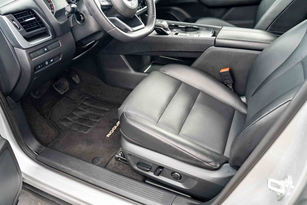 2023 Nissan Rogue SV FWD