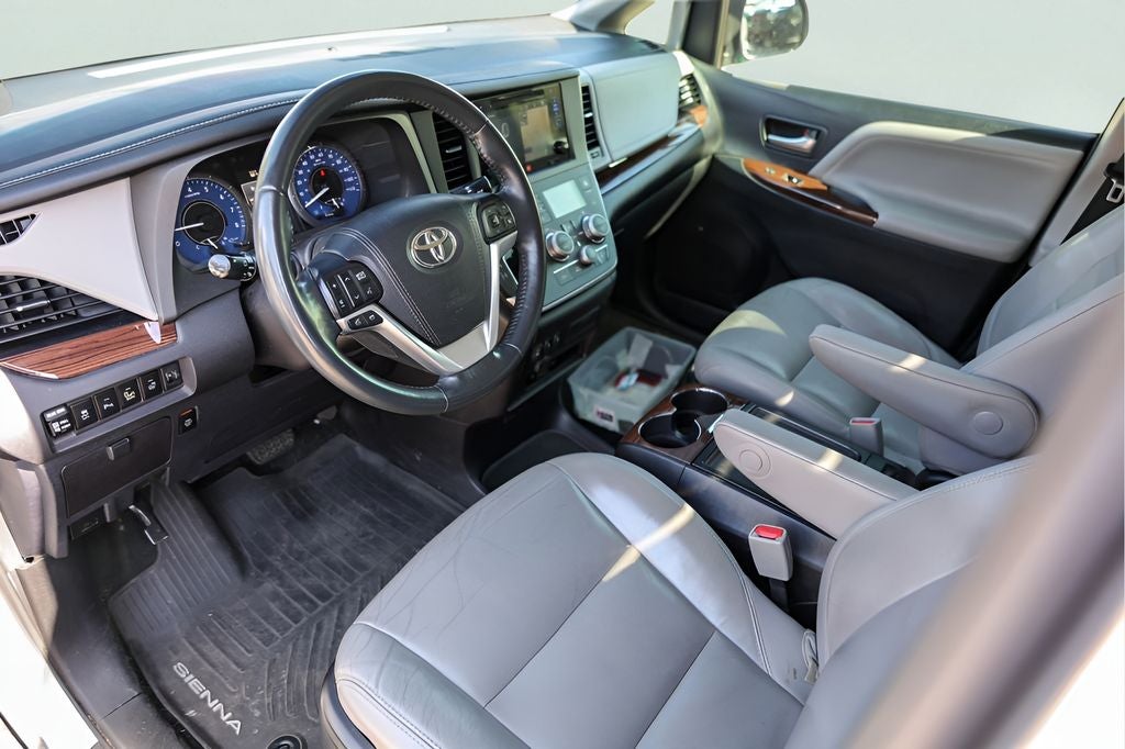 2017 Toyota Sienna Limited Premium 7 Passenger