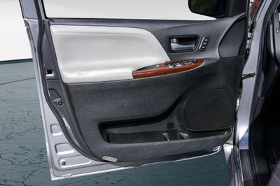 2017 Toyota Sienna Limited Premium 7 Passenger