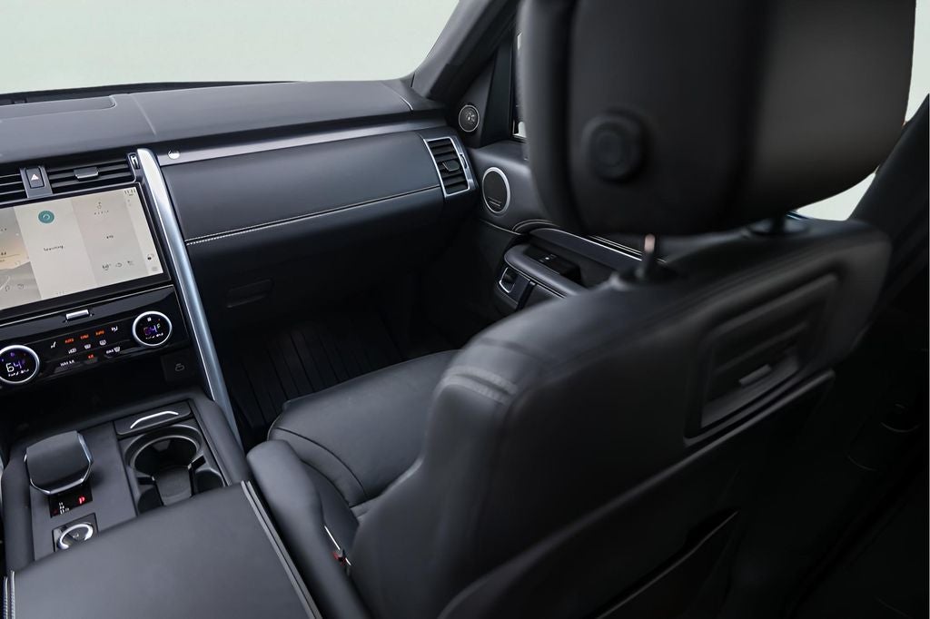 2024 Land Rover Discovery Metropolitan Edition
