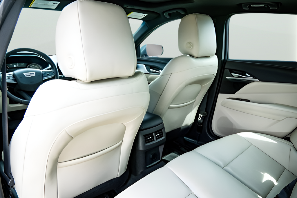 2023 Cadillac CT4 Luxury