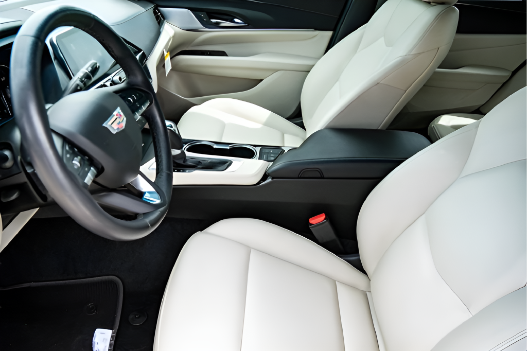 2023 Cadillac CT4 Luxury
