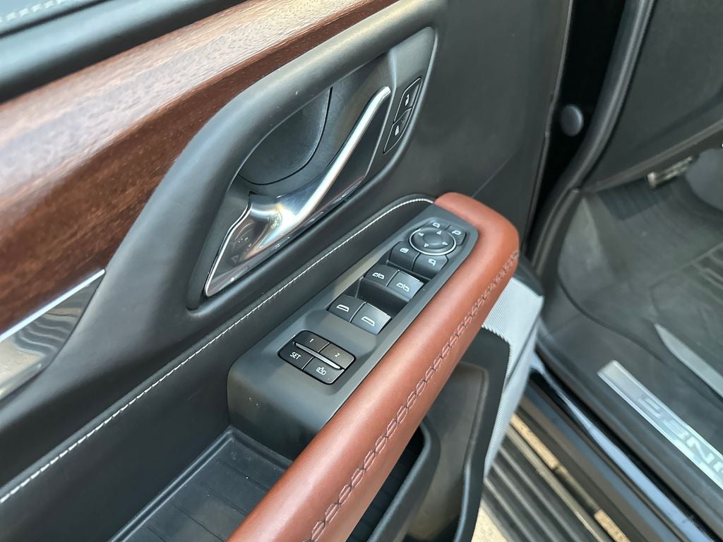 2023 GMC Yukon XL Denali Ultimate