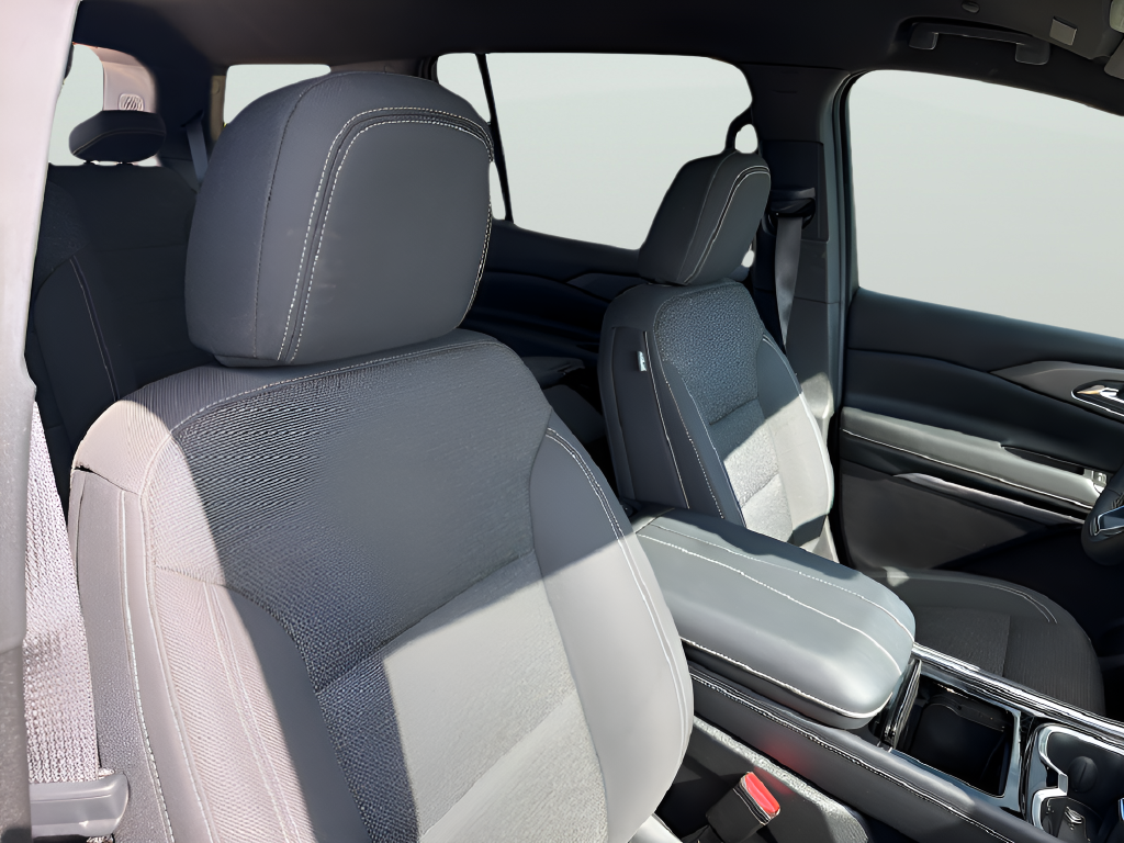 2024 Chevrolet Traverse LS
