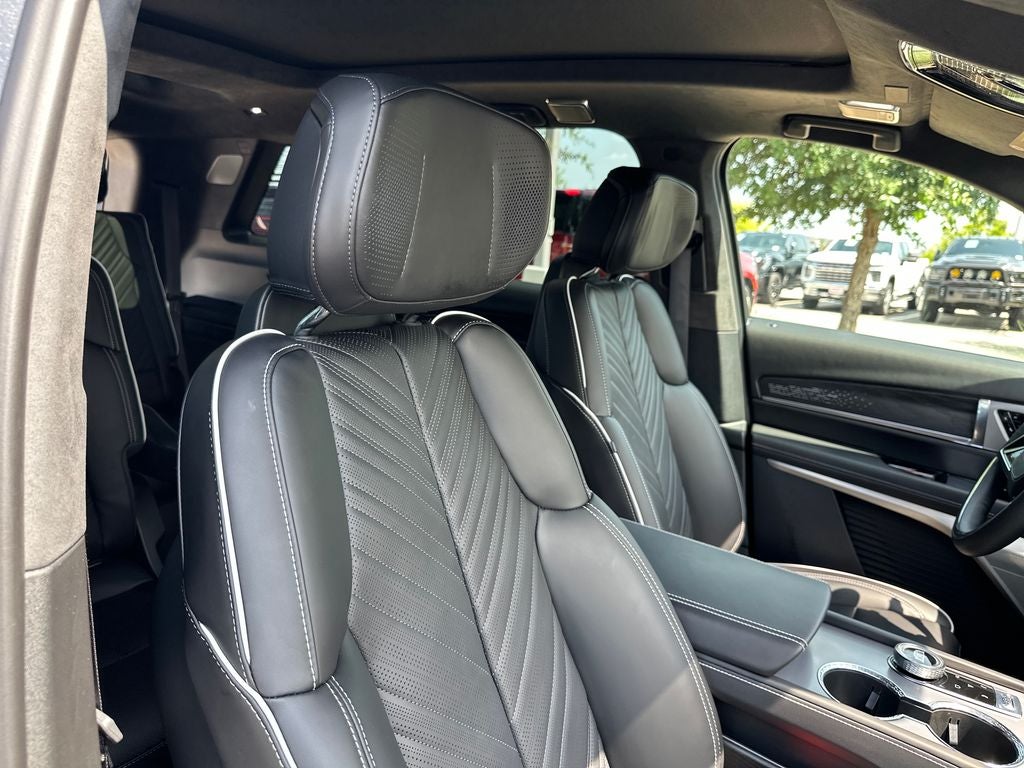 2026 Cadillac VISTIQ Platinum