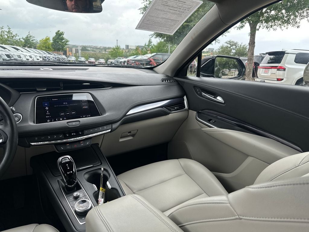 2023 Cadillac XT4 Luxury