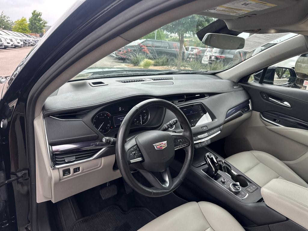 2023 Cadillac XT4 Luxury