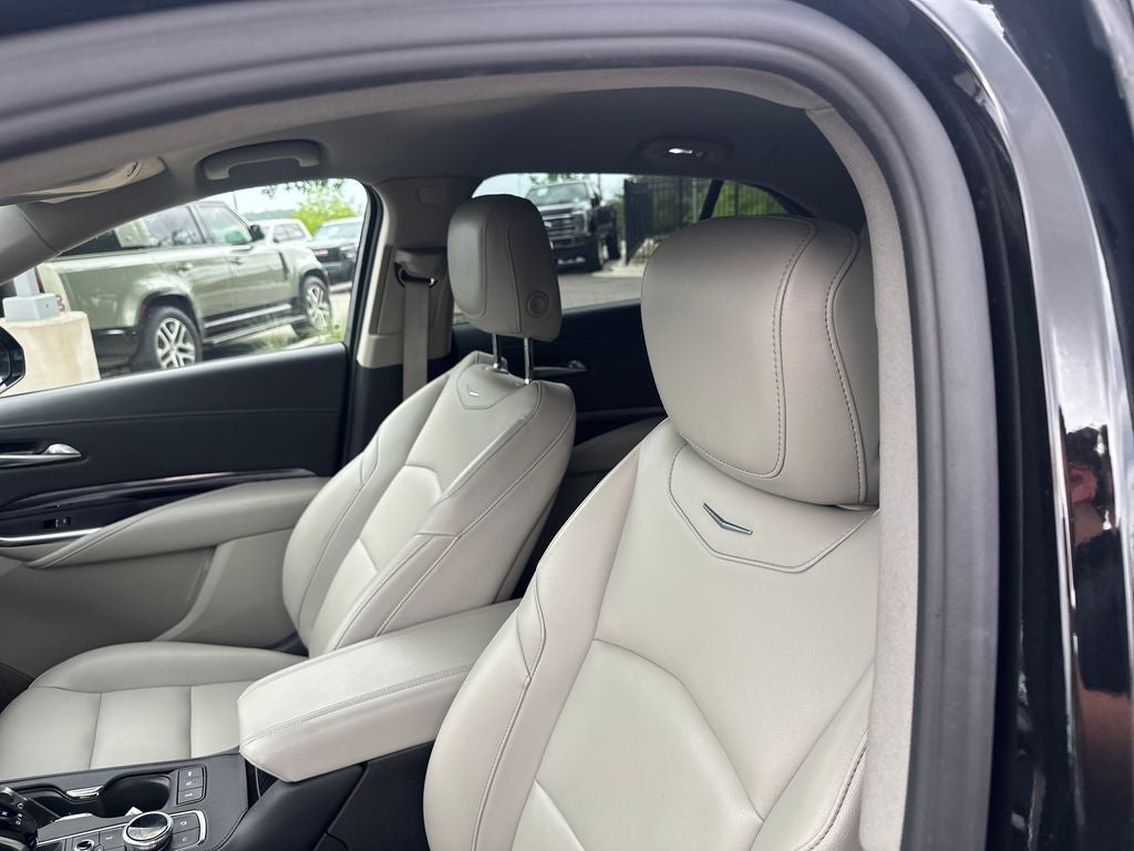 2023 Cadillac XT4 Luxury