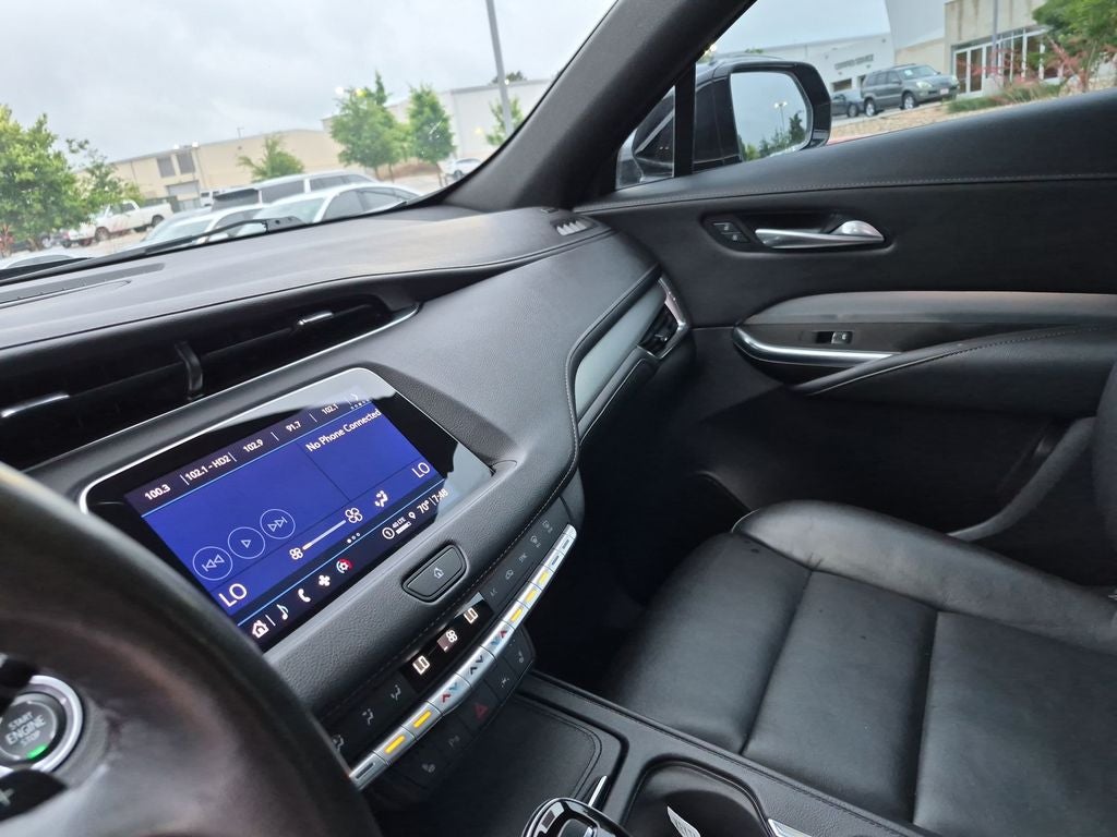 2023 Cadillac XT4 Premium Luxury