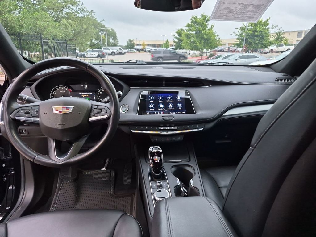 2023 Cadillac XT4 Premium Luxury