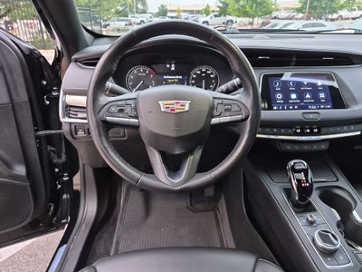 2023 Cadillac XT4 Premium Luxury