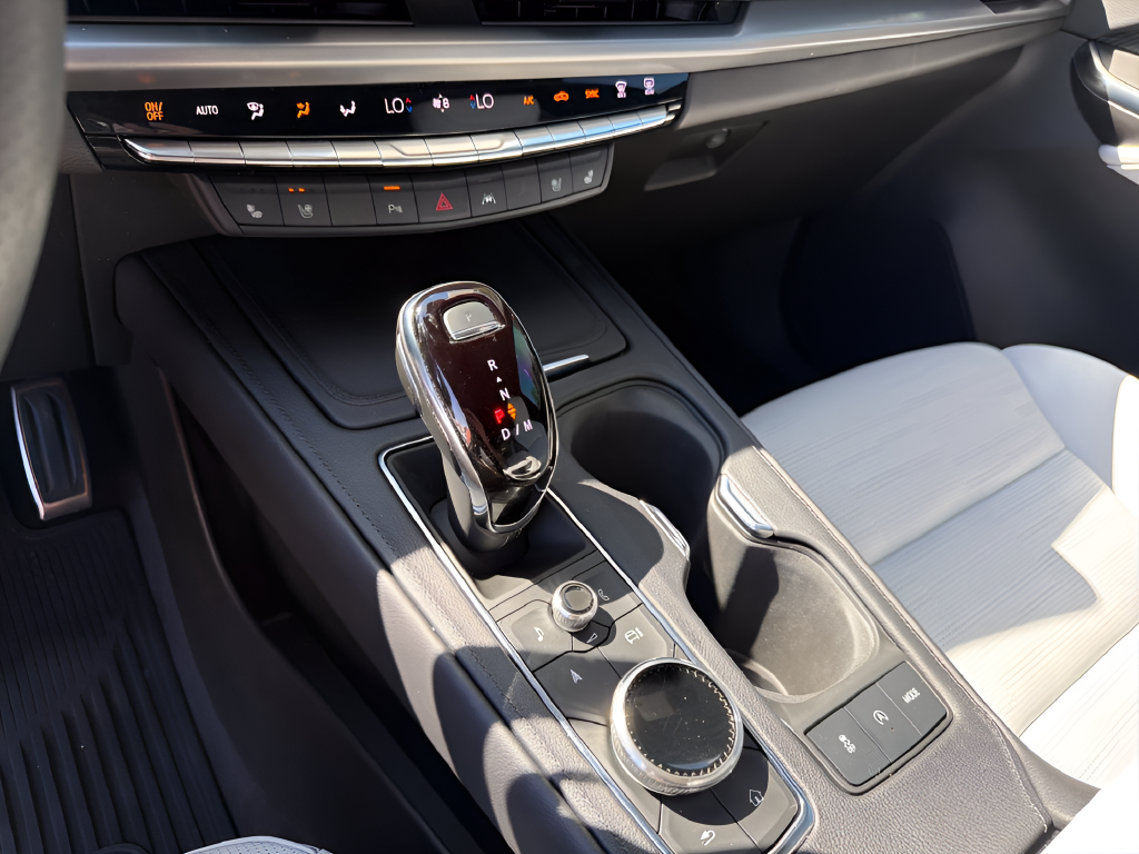 2024 Cadillac XT4 Sport