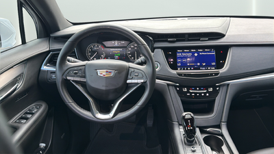 2024 Cadillac XT6 Luxury