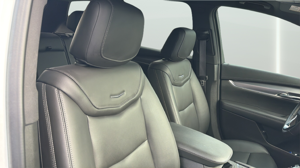 2024 Cadillac XT6 Luxury