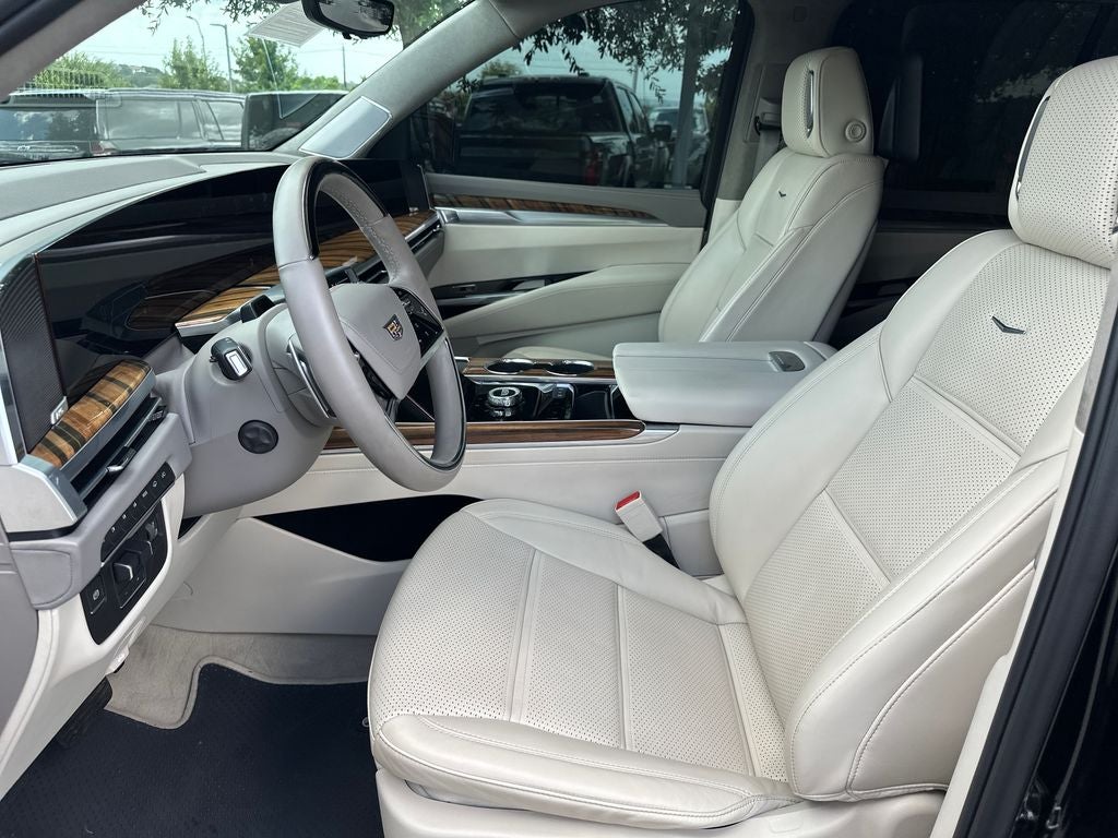 2025 Cadillac Escalade Premium Luxury Platinum