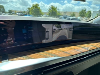 2025 Cadillac Escalade Sport Platinum