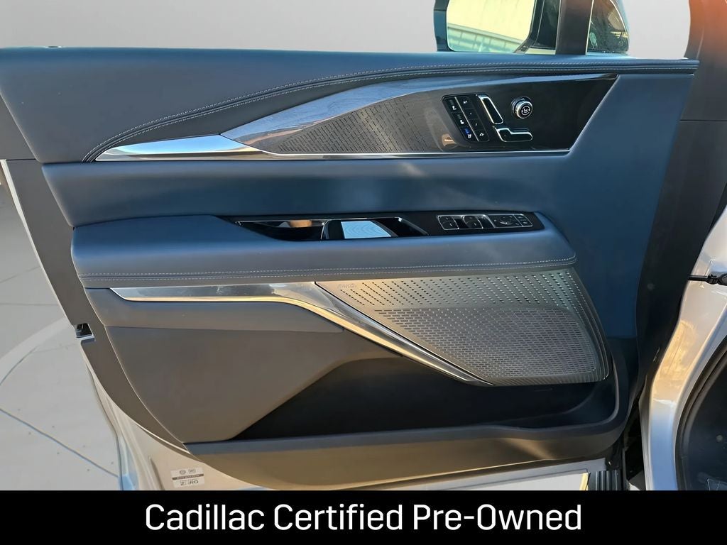 2025 Cadillac ESCALADE IQ Luxury 2