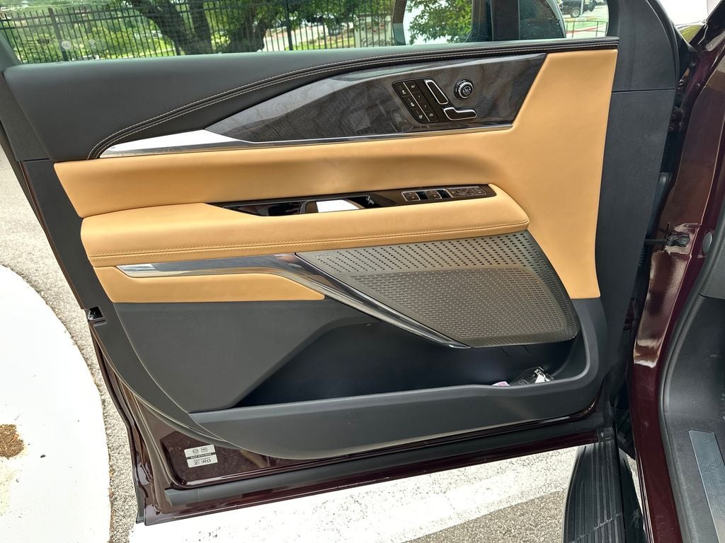 2025 Cadillac ESCALADE IQ Luxury 2