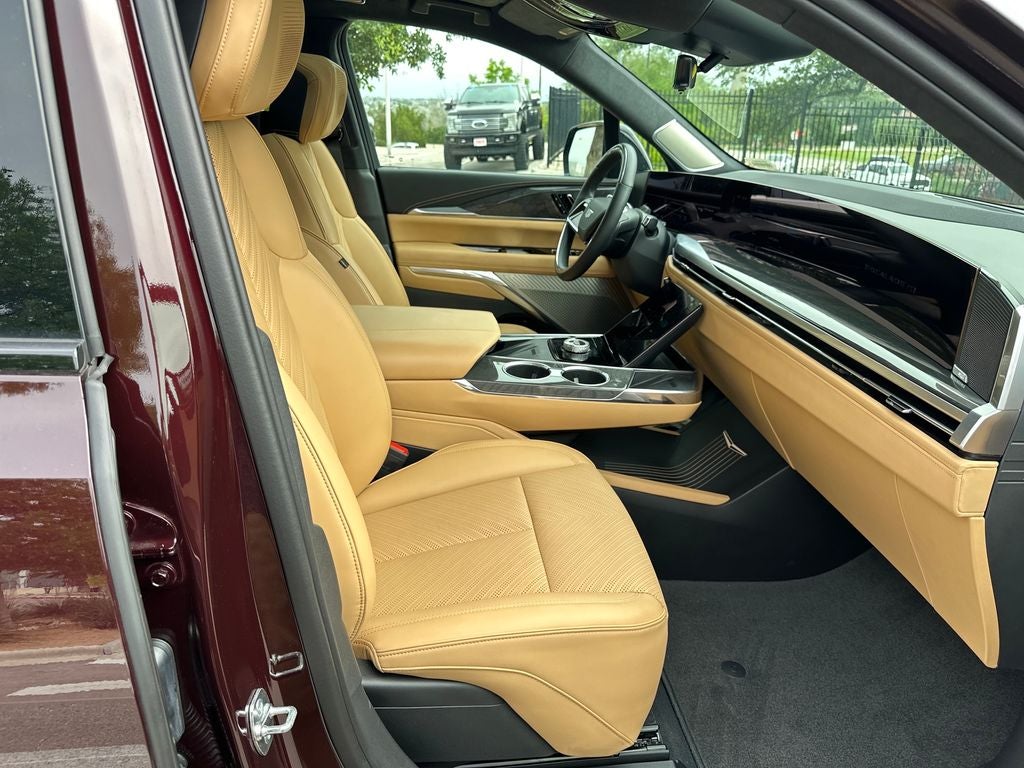 2025 Cadillac ESCALADE IQ Luxury 2