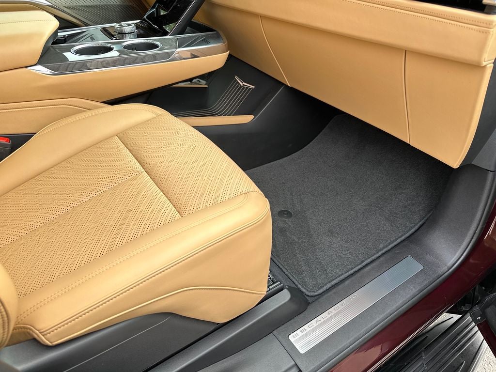 2025 Cadillac ESCALADE IQ Luxury 2