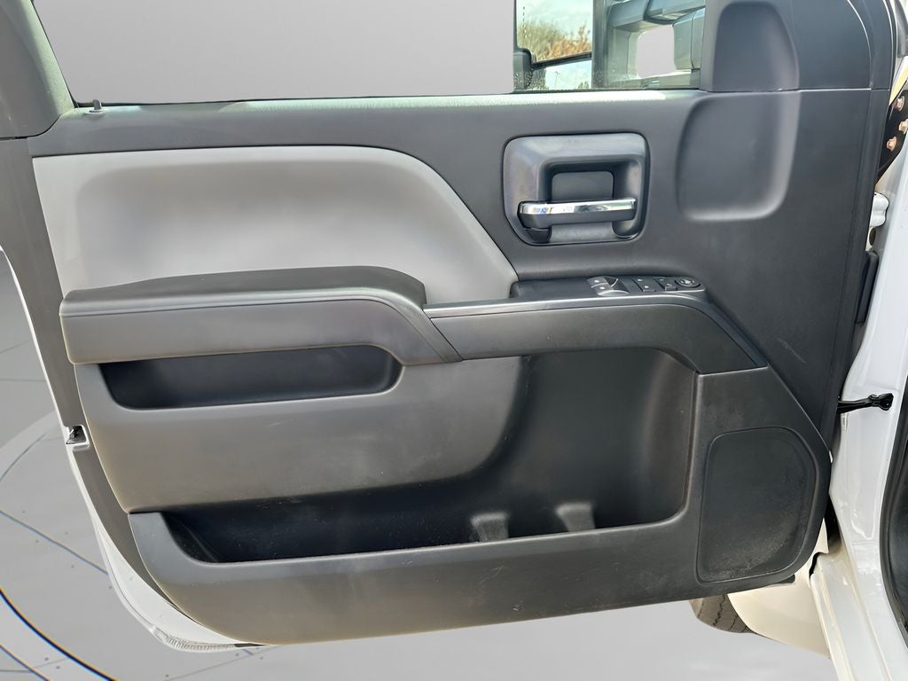 2022 Chevrolet Silverado 6500HD 1WT