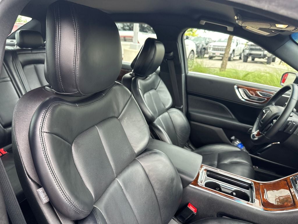 2019 Lincoln Continental Select