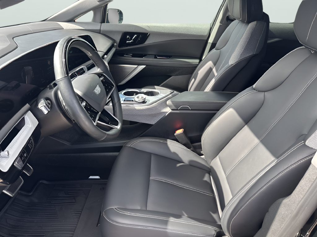 2025 Cadillac OPTIQ Luxury