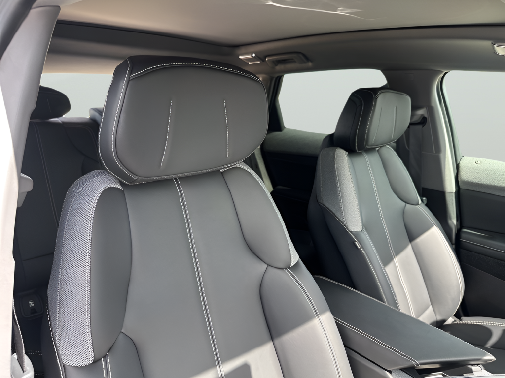 2025 Cadillac OPTIQ Luxury
