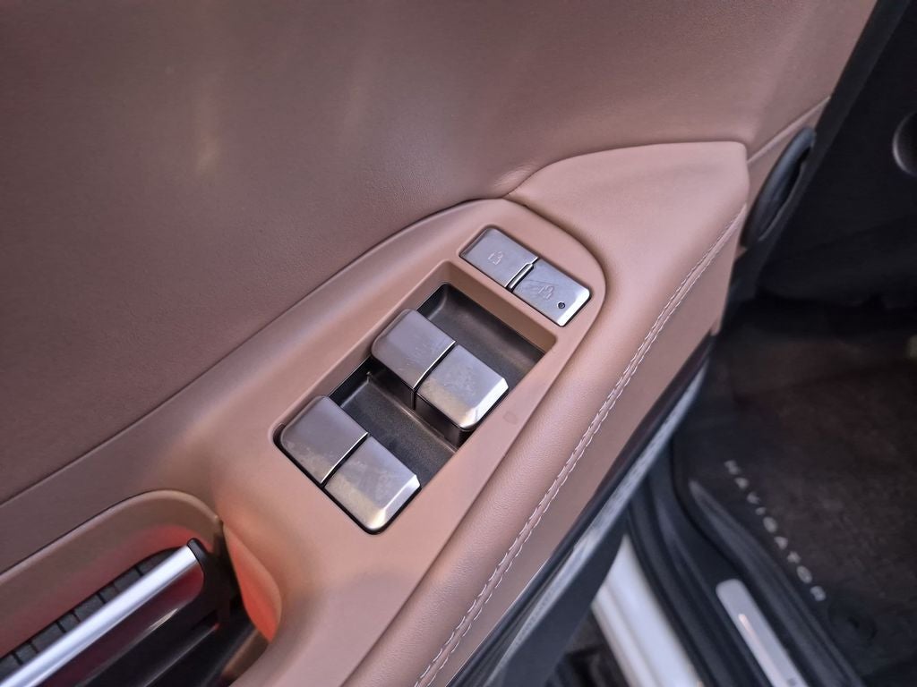 2025 Lincoln Navigator L Black Label
