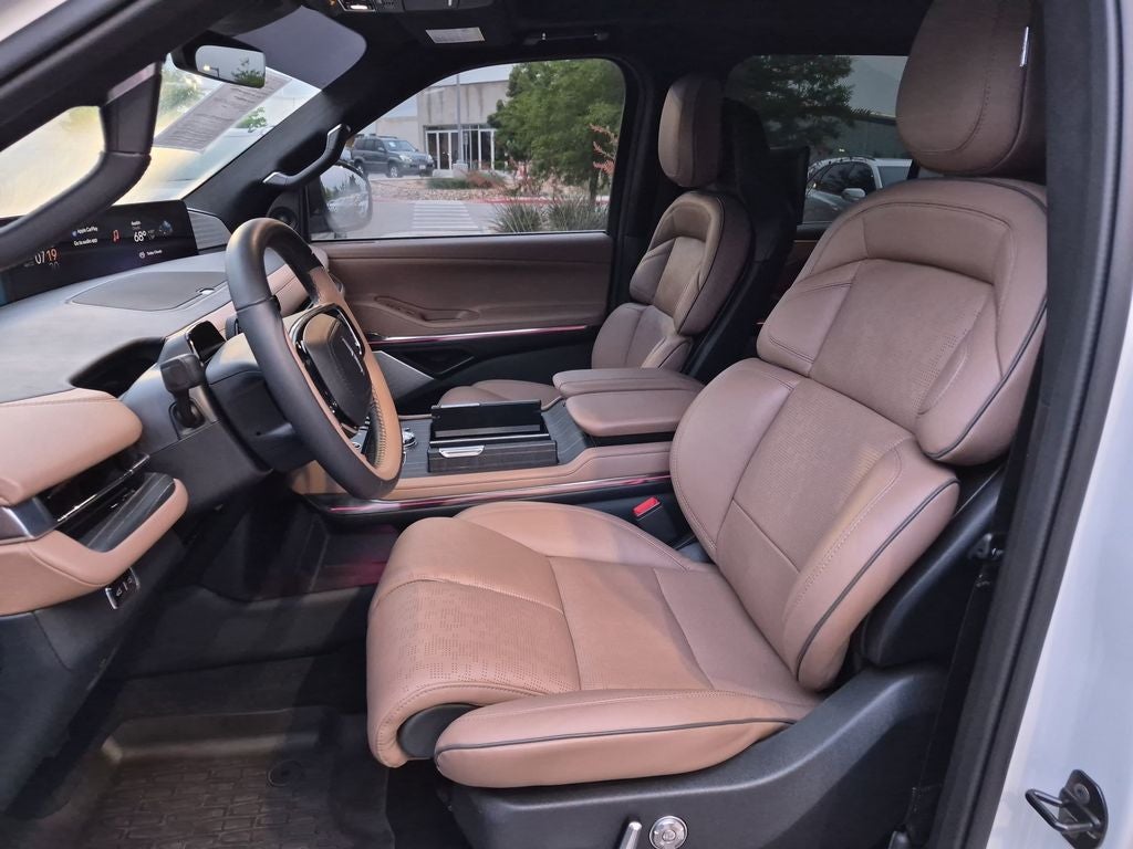 2025 Lincoln Navigator L Black Label