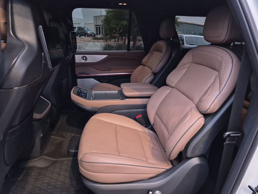 2025 Lincoln Navigator L Black Label