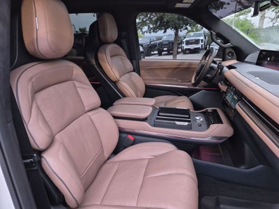 2025 Lincoln Navigator L Black Label