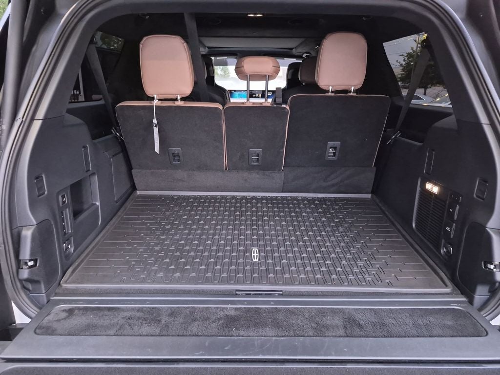 2025 Lincoln Navigator L Black Label
