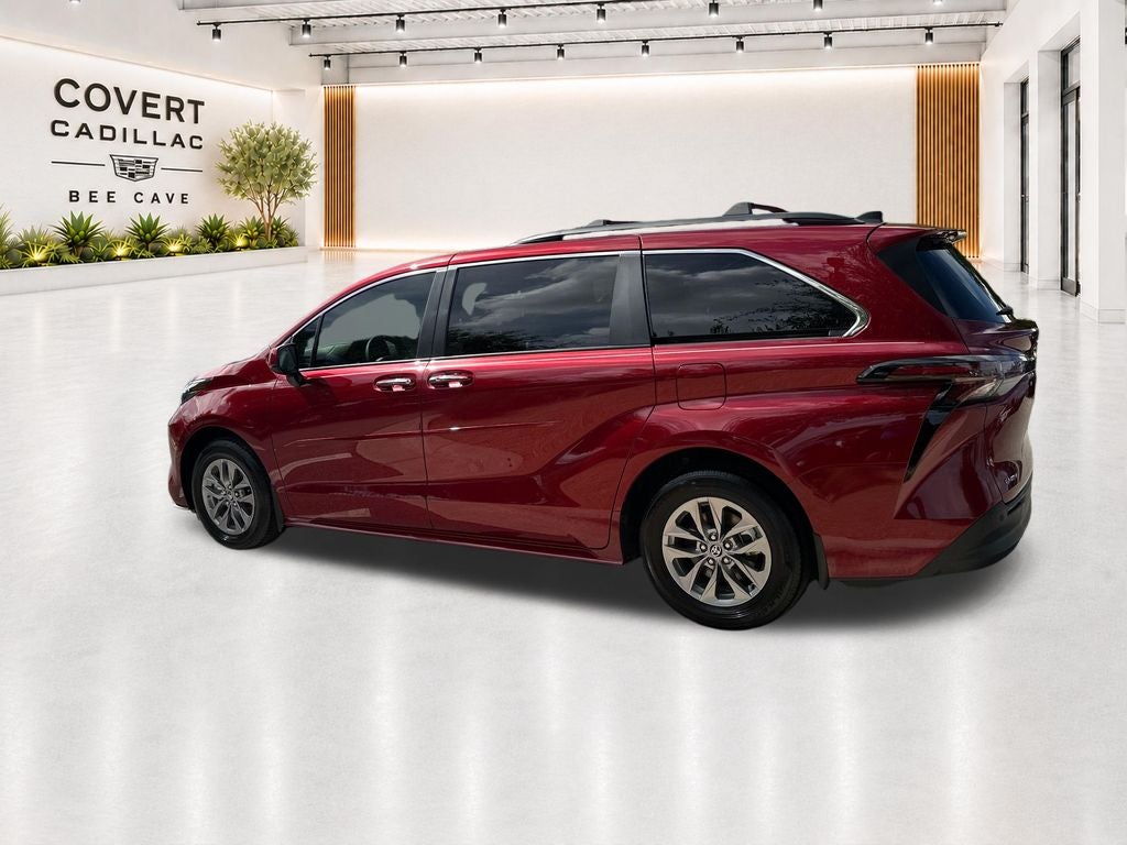 2025 Toyota Sienna XLE 8 Passenger