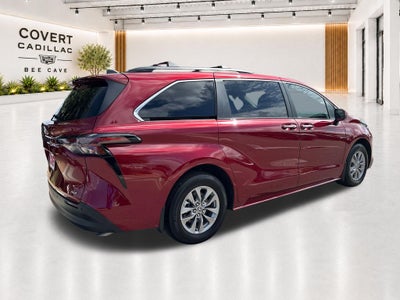 2025 Toyota Sienna XLE 8 Passenger
