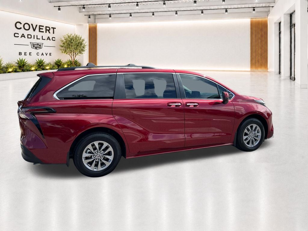 2025 Toyota Sienna XLE 8 Passenger