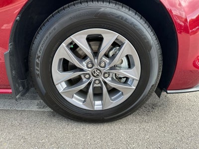 2025 Toyota Sienna XLE 8 Passenger